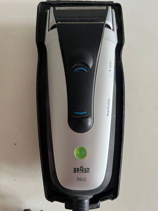 AFEITADORA ELÉCTRICA "BRAUN"