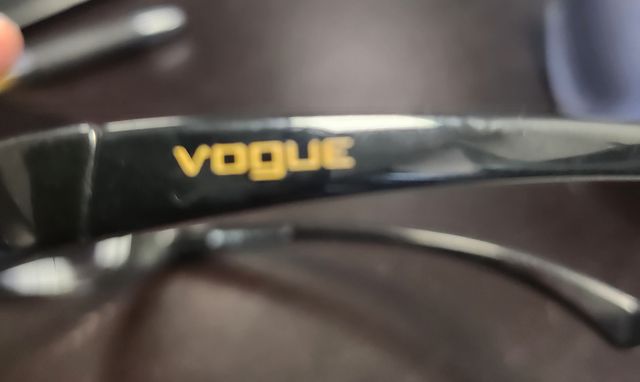 OCCHIALI DA SOLE VOGUE