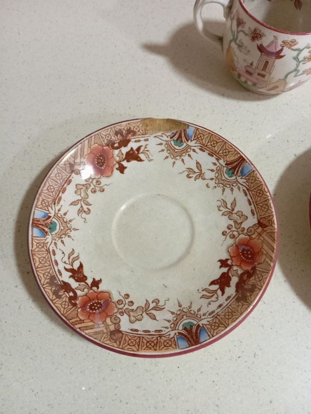 Taza antigua Opaque de Sarreguemines y dos platito