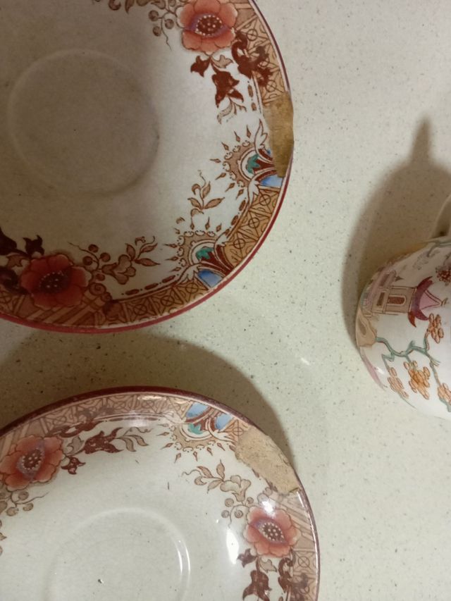 Taza antigua Opaque de Sarreguemines y dos platito