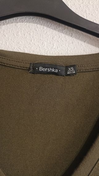 Camiseta manga corta caqui Bershka