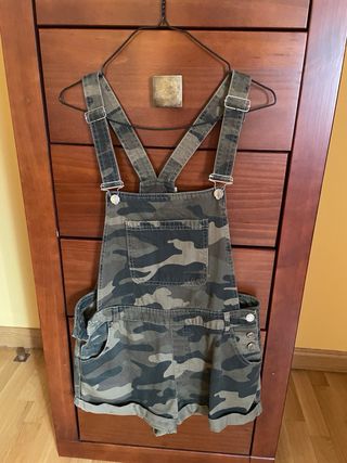 Pichi militar Bershka