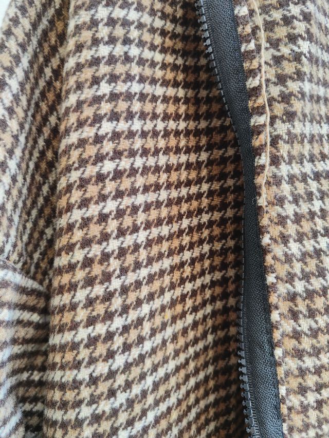 Coprispalle con cappuccio, per mezza stagione