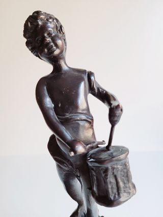ESCULTURA DE ÁNGELITO EN BRONCE ANTIGUO 