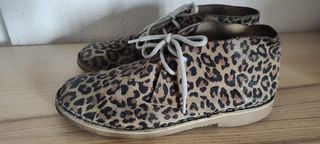 Botines leopardo cordones 