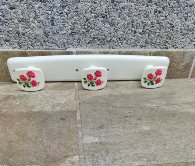 PERCHA/COLGADOR DE BAÑO (VINTAGE)