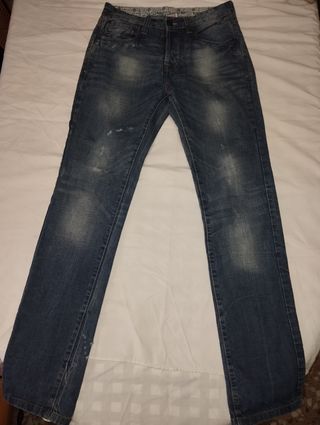 Pantalón vaquero Springfield.