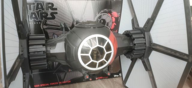 STAR WARS First Order Tie Fighter