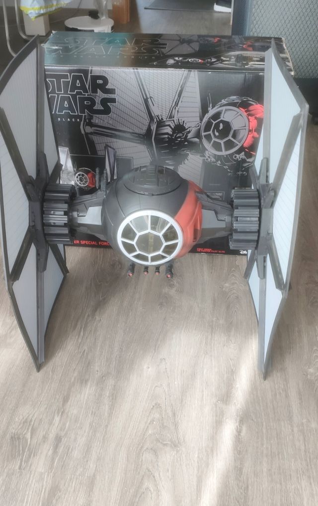 STAR WARS First Order Tie Fighter