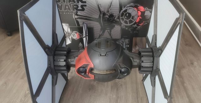STAR WARS First Order Tie Fighter
