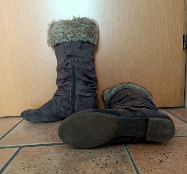 STIVALETTI SCAMOSCIATI Colore castoro