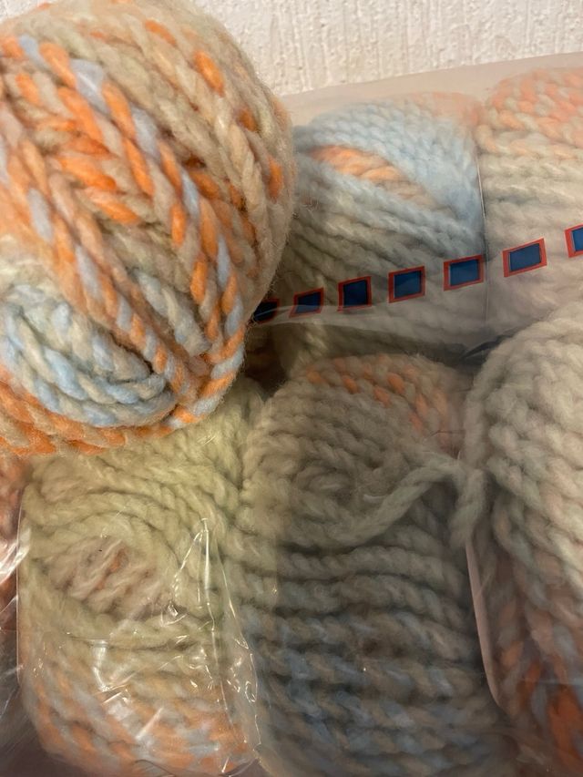 10 gomitoli Lana Action Adriafil 