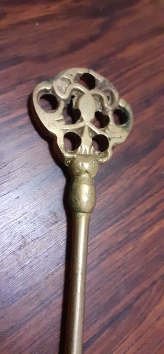 Bronce apagavelas inglés antiguo victoriano.