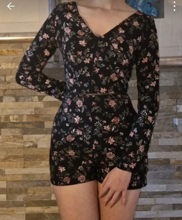 Mono corto de Flores