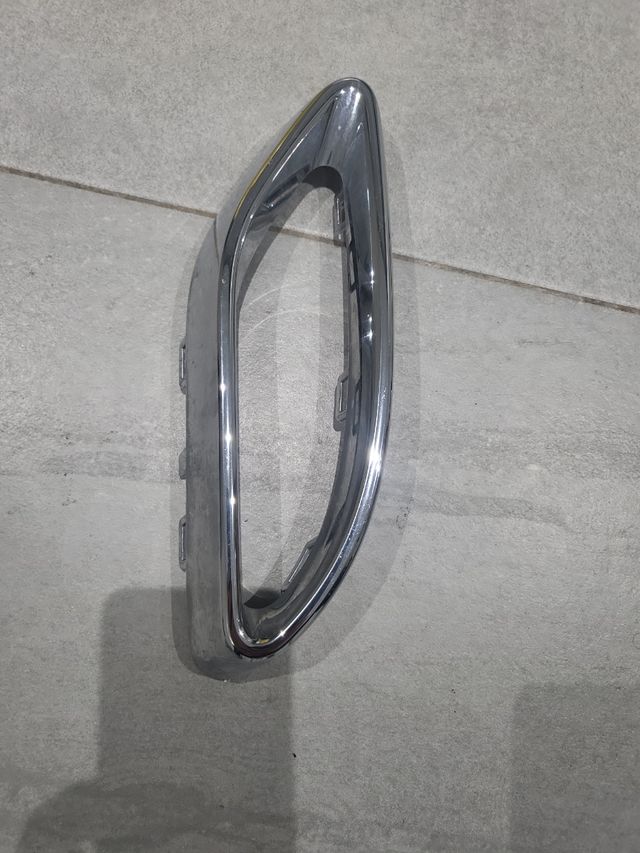 MERCEDES BENZ (ESCAPE)