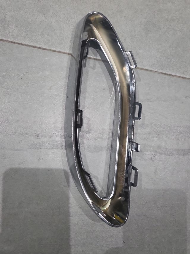 MERCEDES BENZ (ESCAPE)