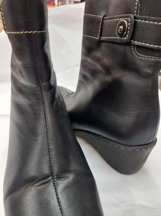 Botines de piel de mujer. Muy poco uso