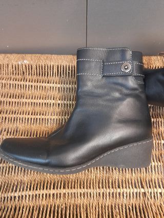 Botines de piel de mujer. Muy poco uso