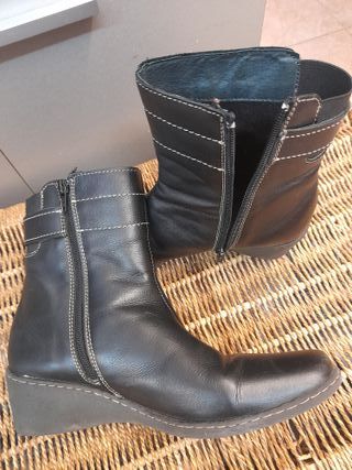 Botines de piel de mujer. Muy poco uso