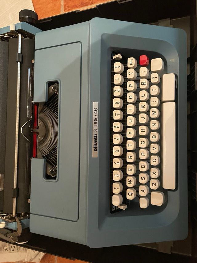 Maquina de escribir Olivetti Studio 46