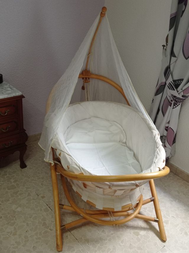 Mini cuna de bambú
