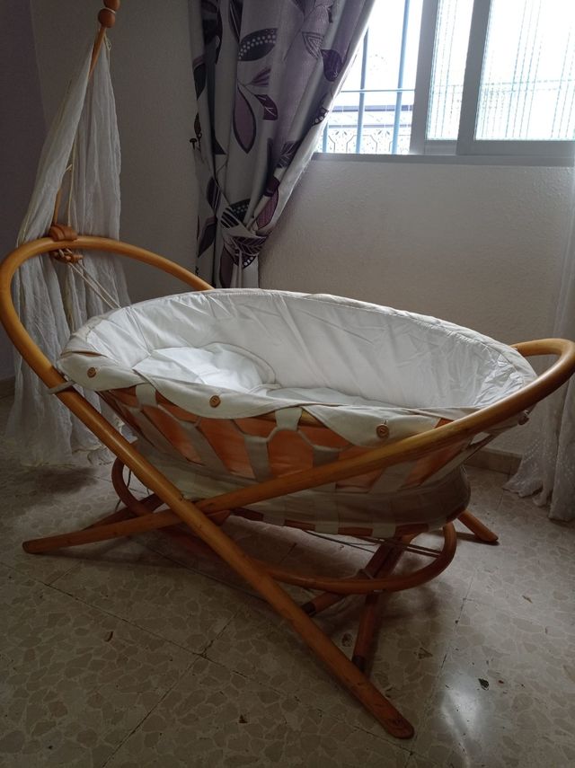 Mini cuna de bambú
