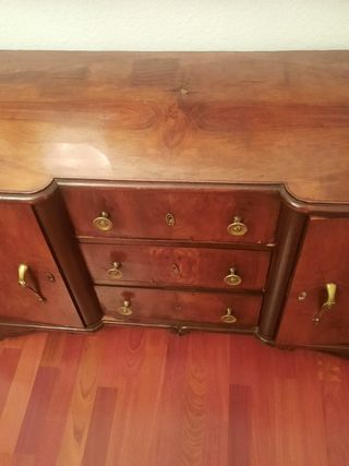 Comoda con espejo antigua