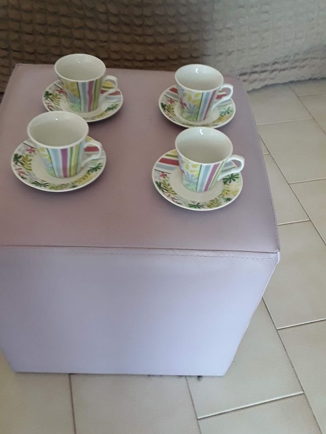 Tazzine da caffè con piattino