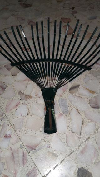 Rastrillo para Recoger Hojas