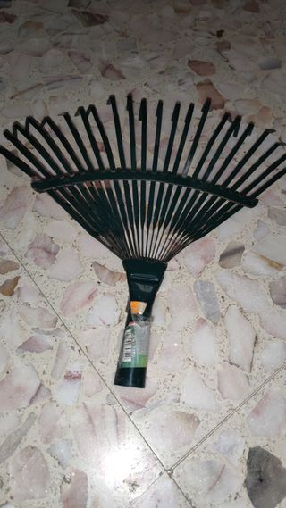 Rastrillo para Recoger Hojas