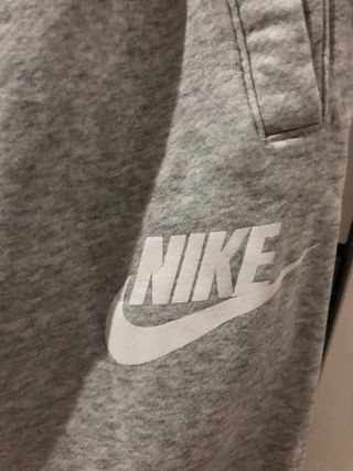 chandal gris nike