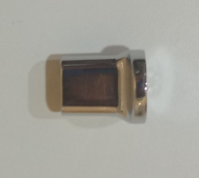 10- Tiradores con brillante.