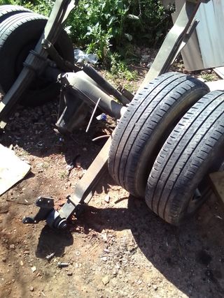 Eje completo  trasero nissan cabstar(sin ruedas)