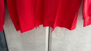 Sudadera roja, Pull and Bear.