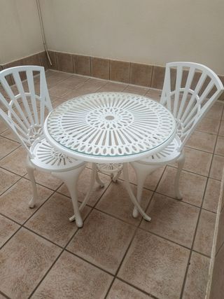 Bistró en blanco 