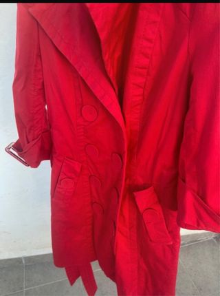 Gabardina roja