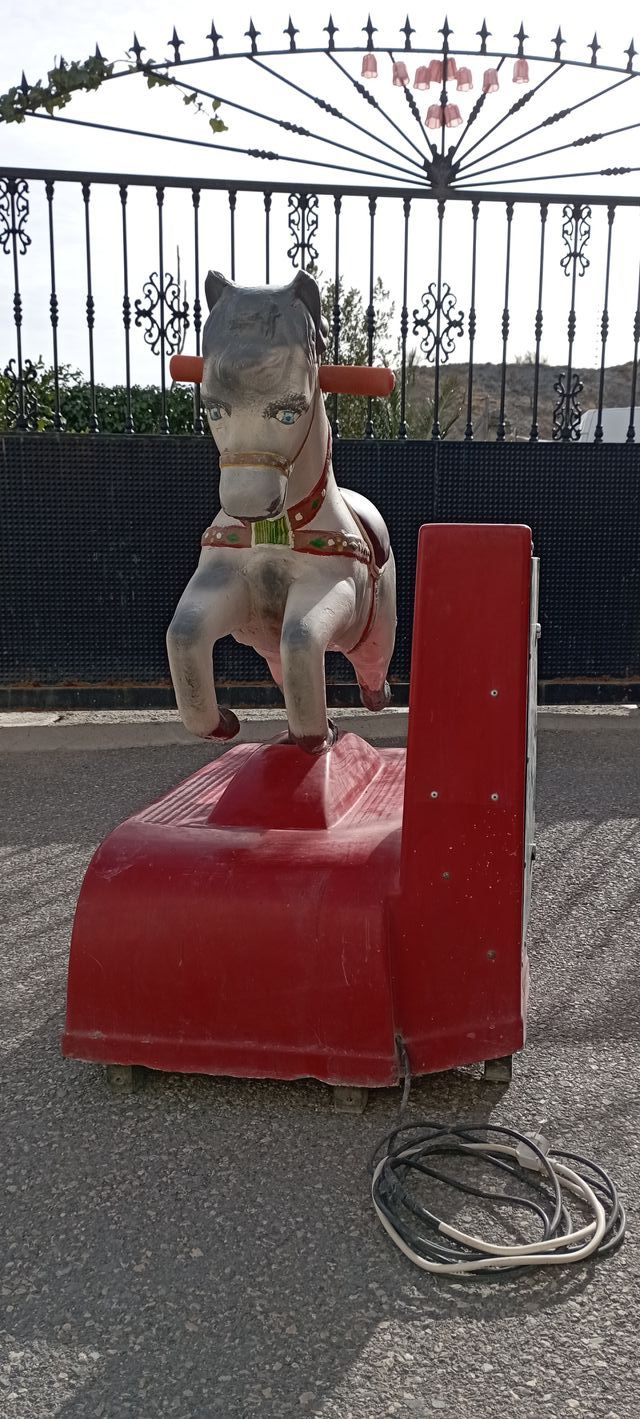 Maquina recreativa caballo 