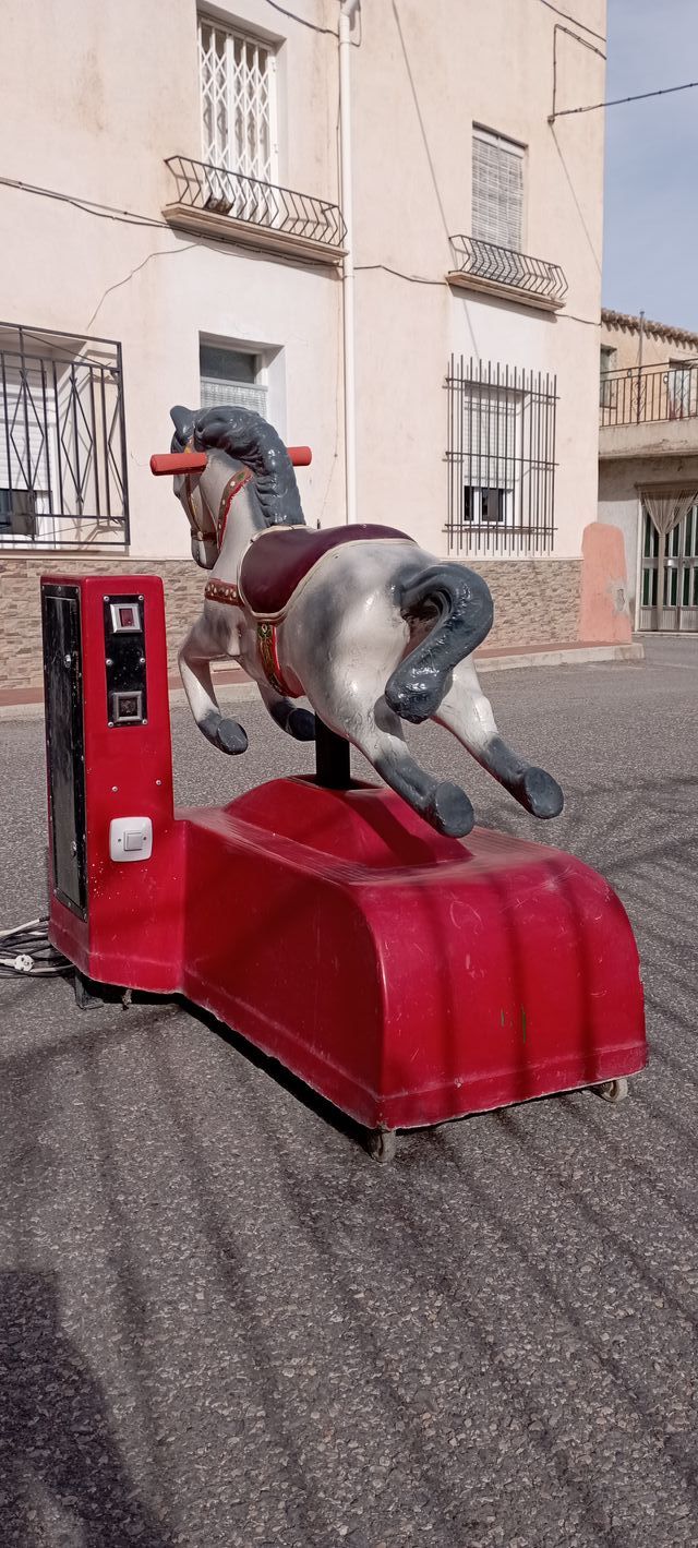 Maquina recreativa caballo 