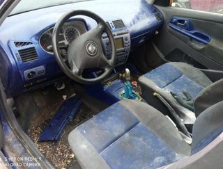 Seat faro izquierdo ibiza (6k1) signo 391027