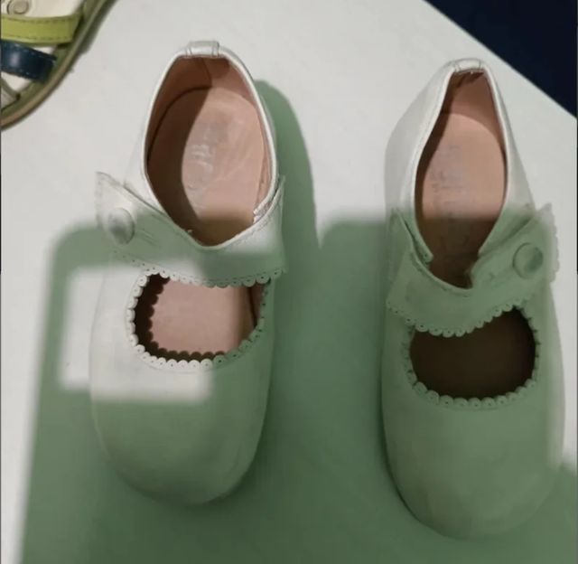 Lote calzado niña número 24