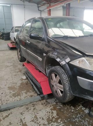 Faro izquierdo renault megane ii berlina 5p 438103
