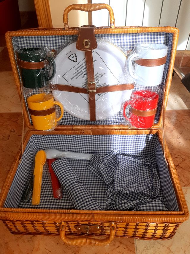 Cesta picnic. Vintage