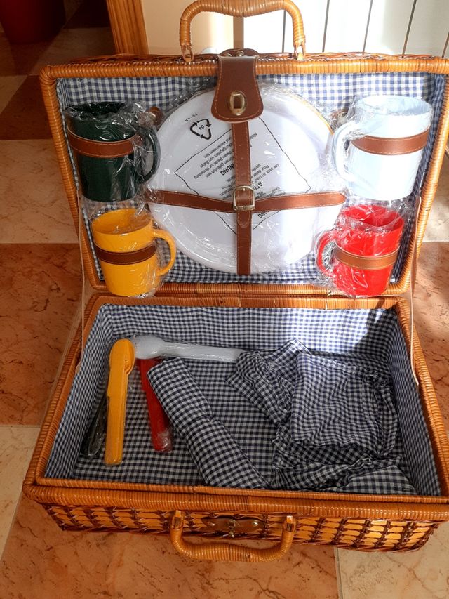 Cesta picnic. Vintage