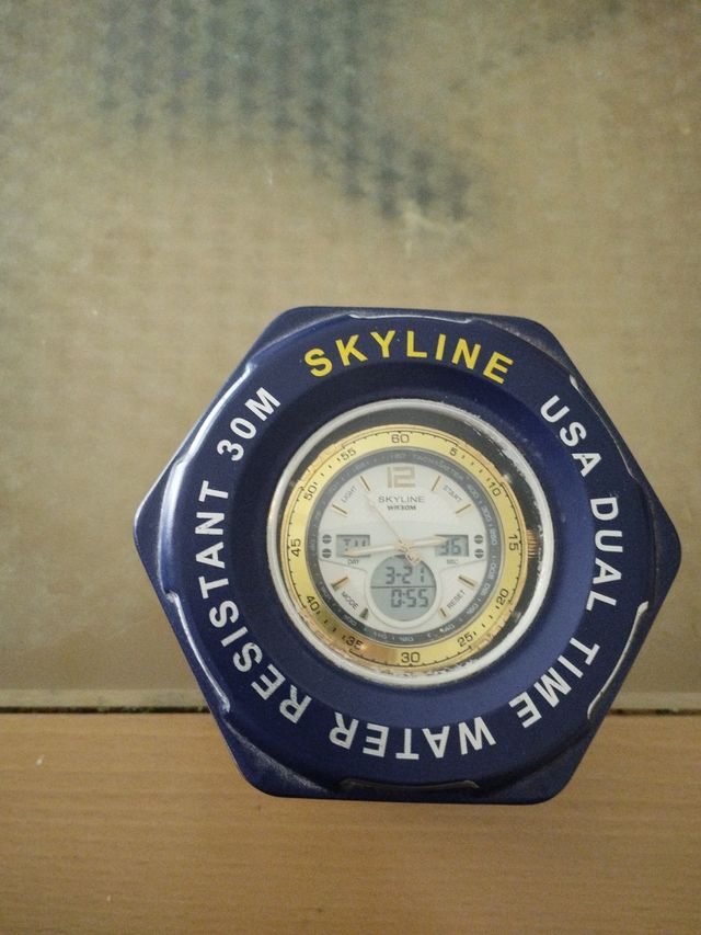 Reloj analógico digital