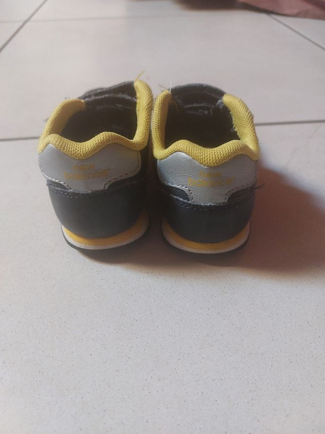 Scarpe bambino new Balance n. 25
