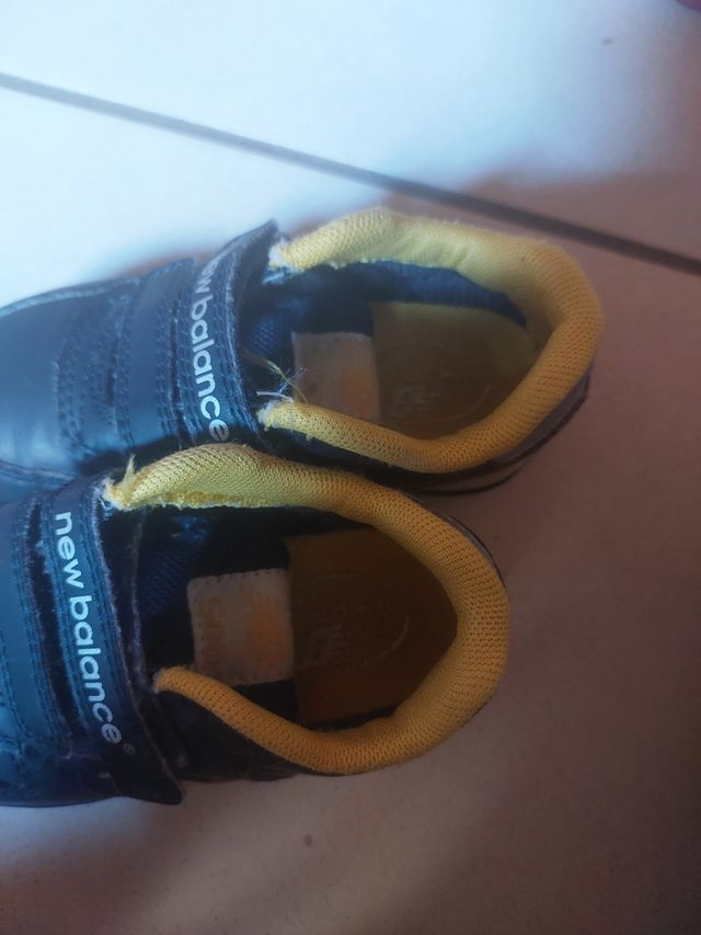 Scarpe bambino new Balance n. 25