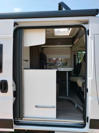 Camper Benivan 161 ES camas gemelas 6 mt