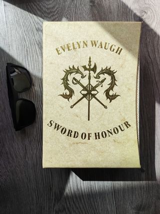 Evelyn Waugh's Sword of Honour - ingles