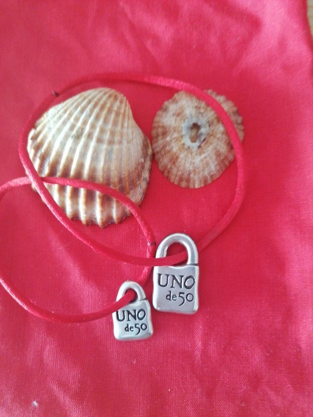 Pulseras candado Uno de 50
