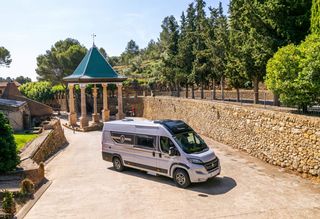 Camper Benivan 190 Plus cama trasera eléctrica